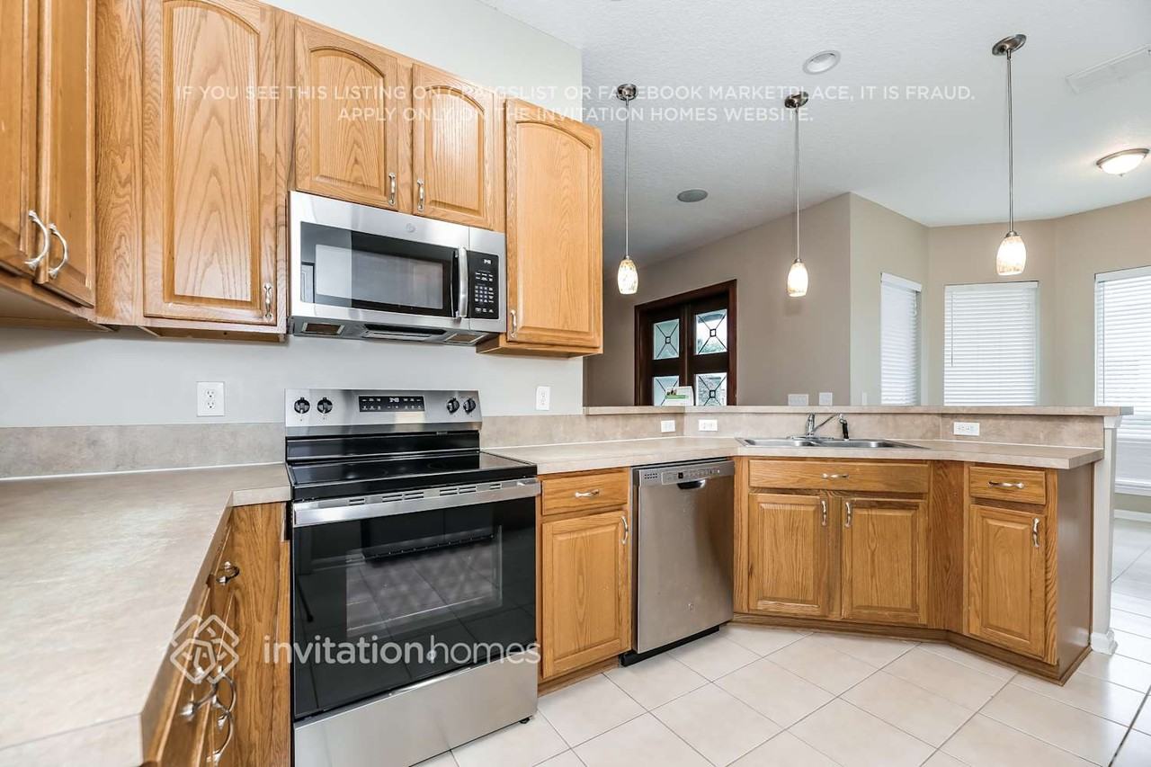 2309 Bluegill Ct - Photo 6 of 17