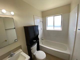 1026 Washington Ave - Photo 2 of 9