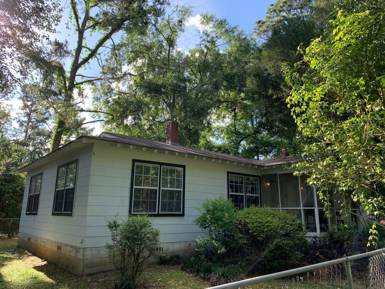 910 Wadsworth St - Photo 4 of 17
