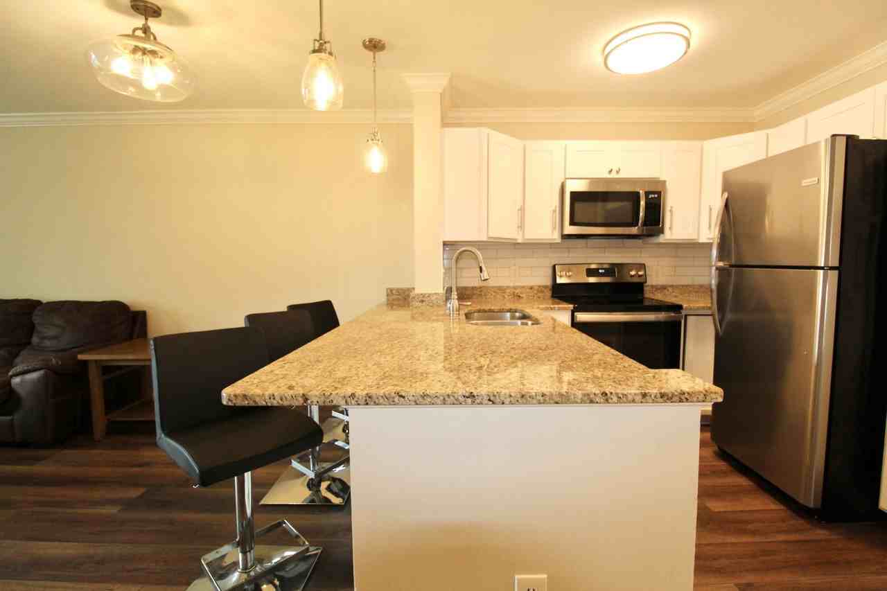 1340 Hunters Rd Apt B - Photo 2 of 17