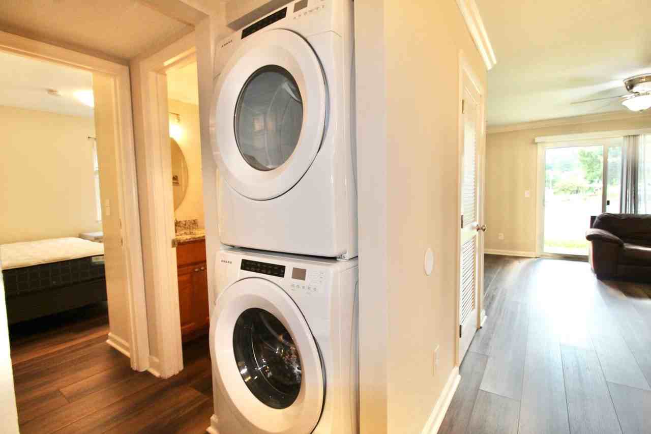 1340 Hunters Rd Apt B - Photo 7 of 17
