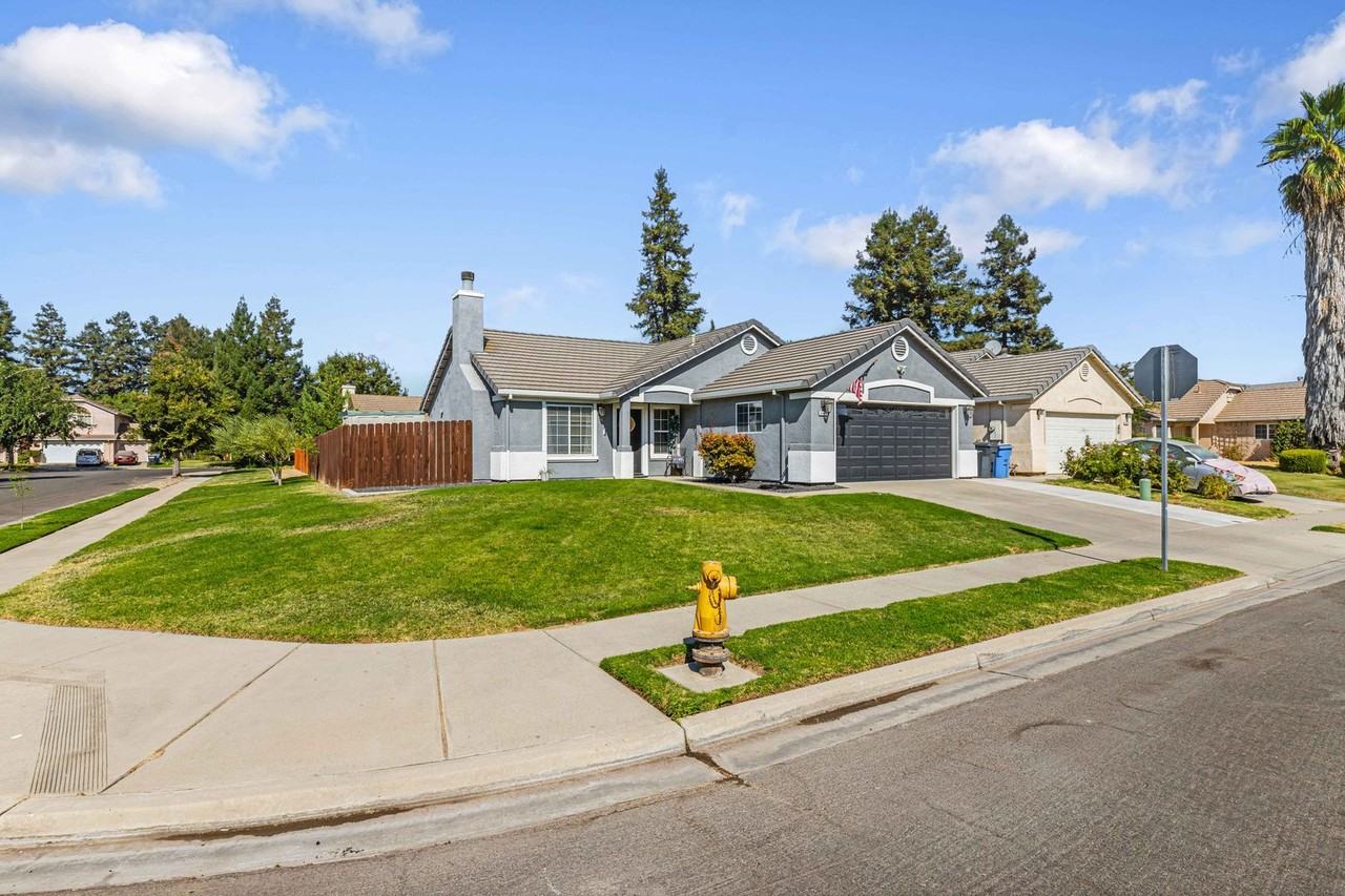 4403 Reflection Ave - Photo 2 of 26