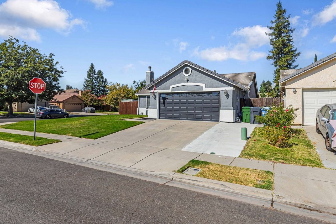 4403 Reflection Ave - Photo 5 of 26