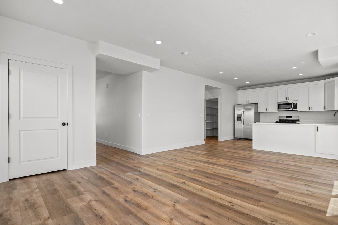 521 Wn #25 - Photo 2 of 35