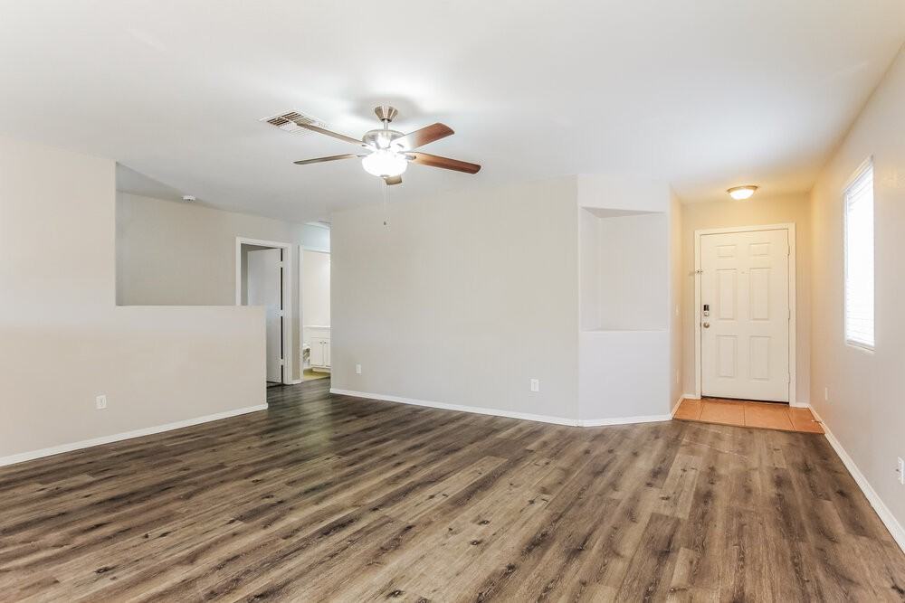 6321 W Superior Ave - Photo 4 of 16