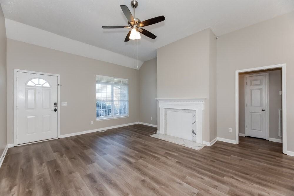 2813 Meadow Gln - Photo 4 of 17