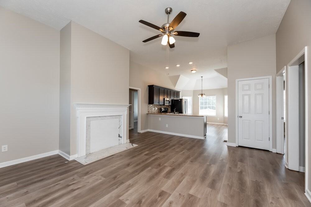 2813 Meadow Gln - Photo 5 of 17