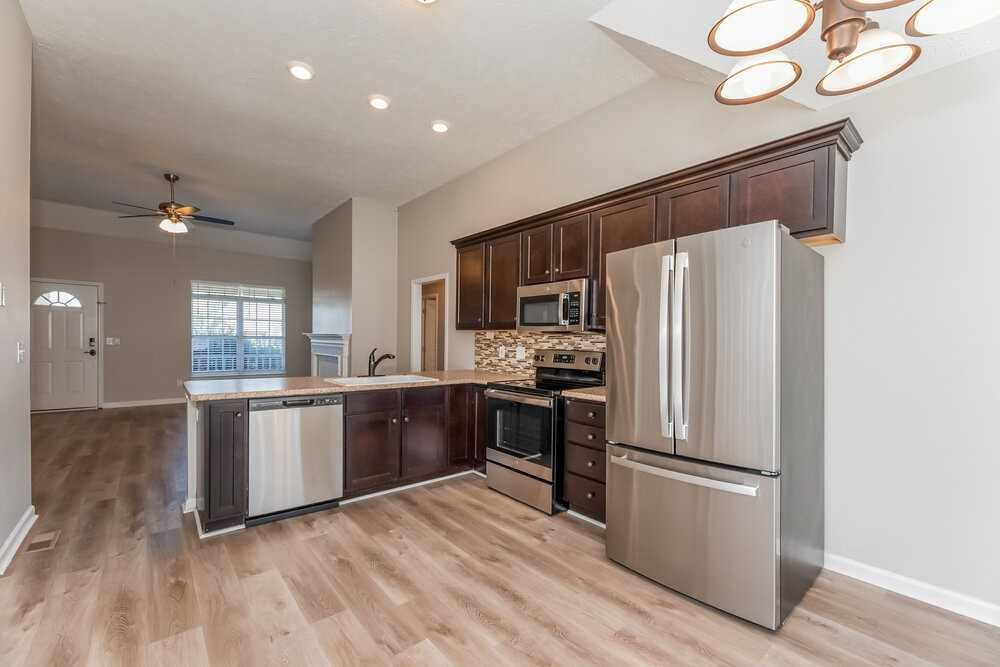 2813 Meadow Gln - Photo 7 of 17