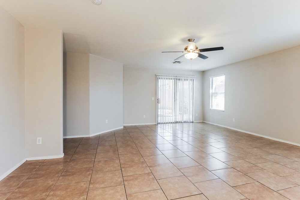 7907 N 53rd Dr - Photo 3 of 16