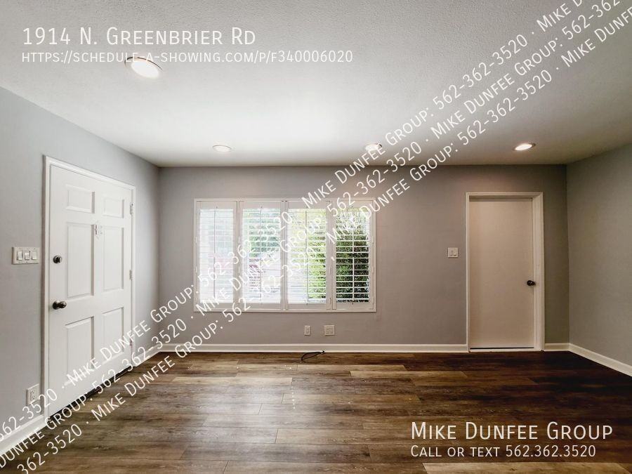 1914 N Greenbrier Rd - Photo 3 of 42