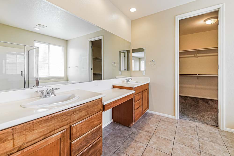 44844 W Lancaster Blvd - Photo 2 of 11
