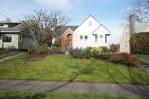 featured image of 2545 Ne 9th Ave