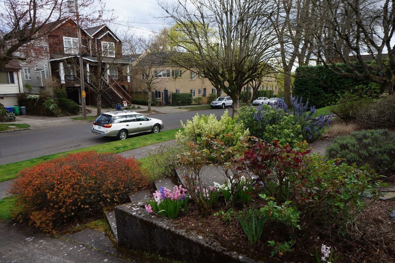 2545 Ne 9th Ave - Photo 2 of 38