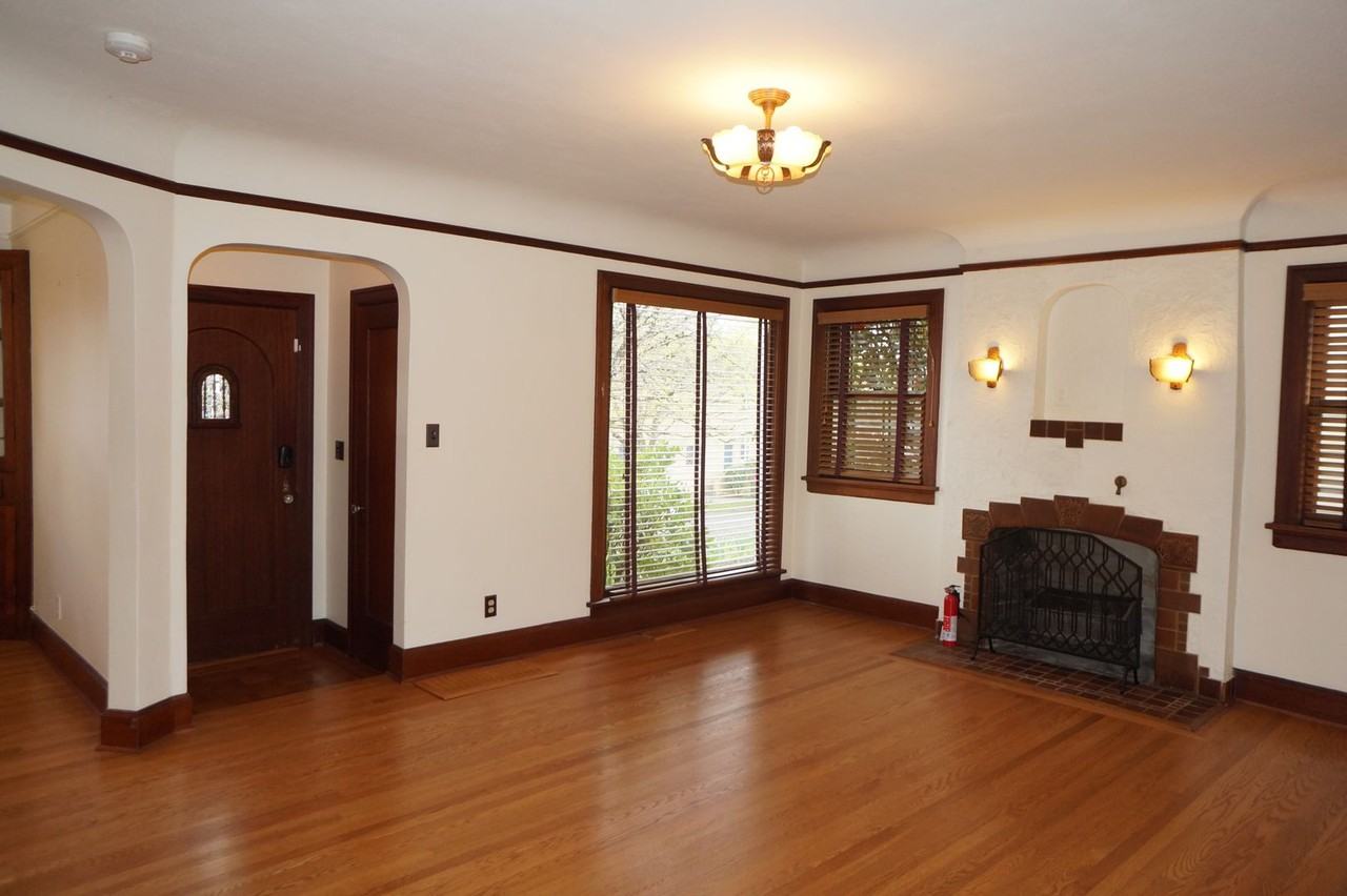 2545 Ne 9th Ave - Photo 3 of 38