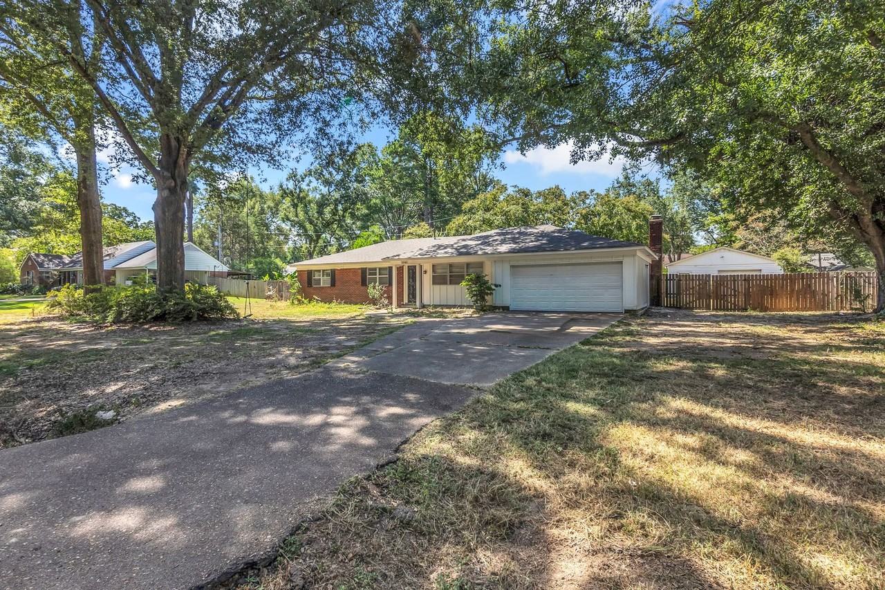 3581 Greenleaf Rd - Photo 2 of 28