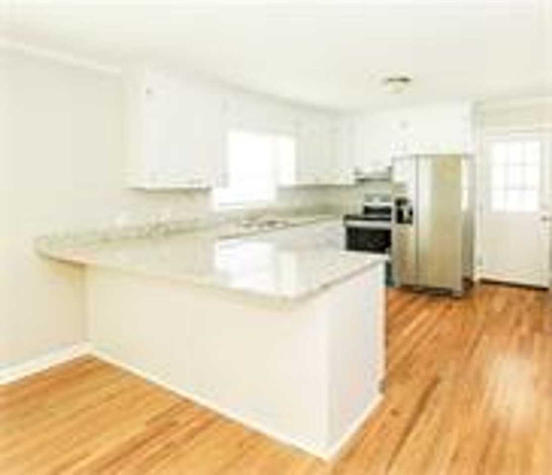 521 N Fairview Rd - Photo 7 of 14