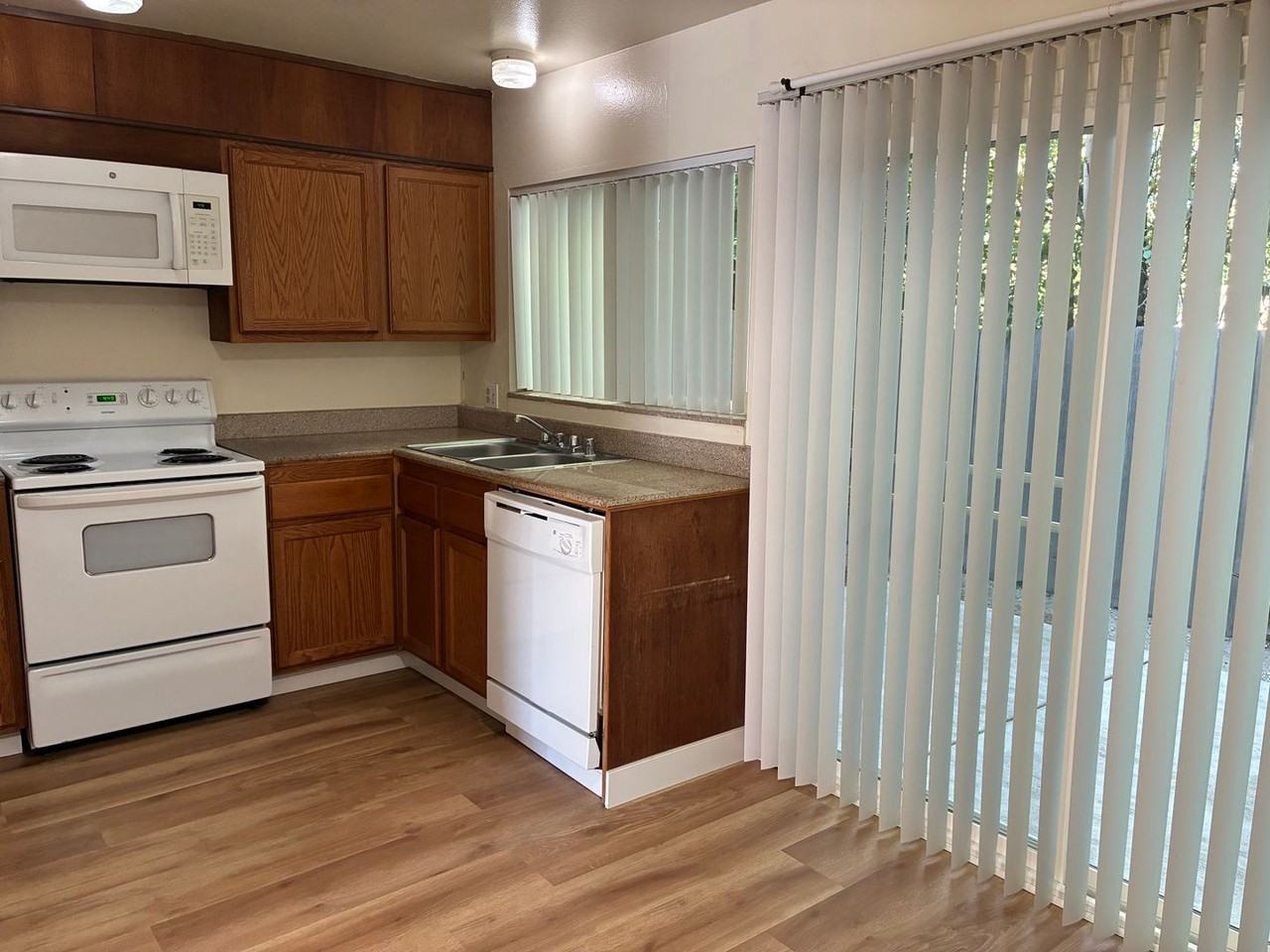 335 7th St - Photo 5 of 14