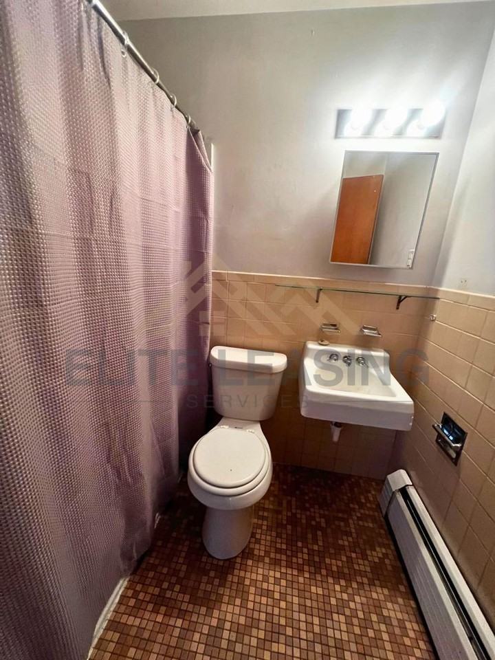 5206 SW 23rd St. - Photo 4 of 12