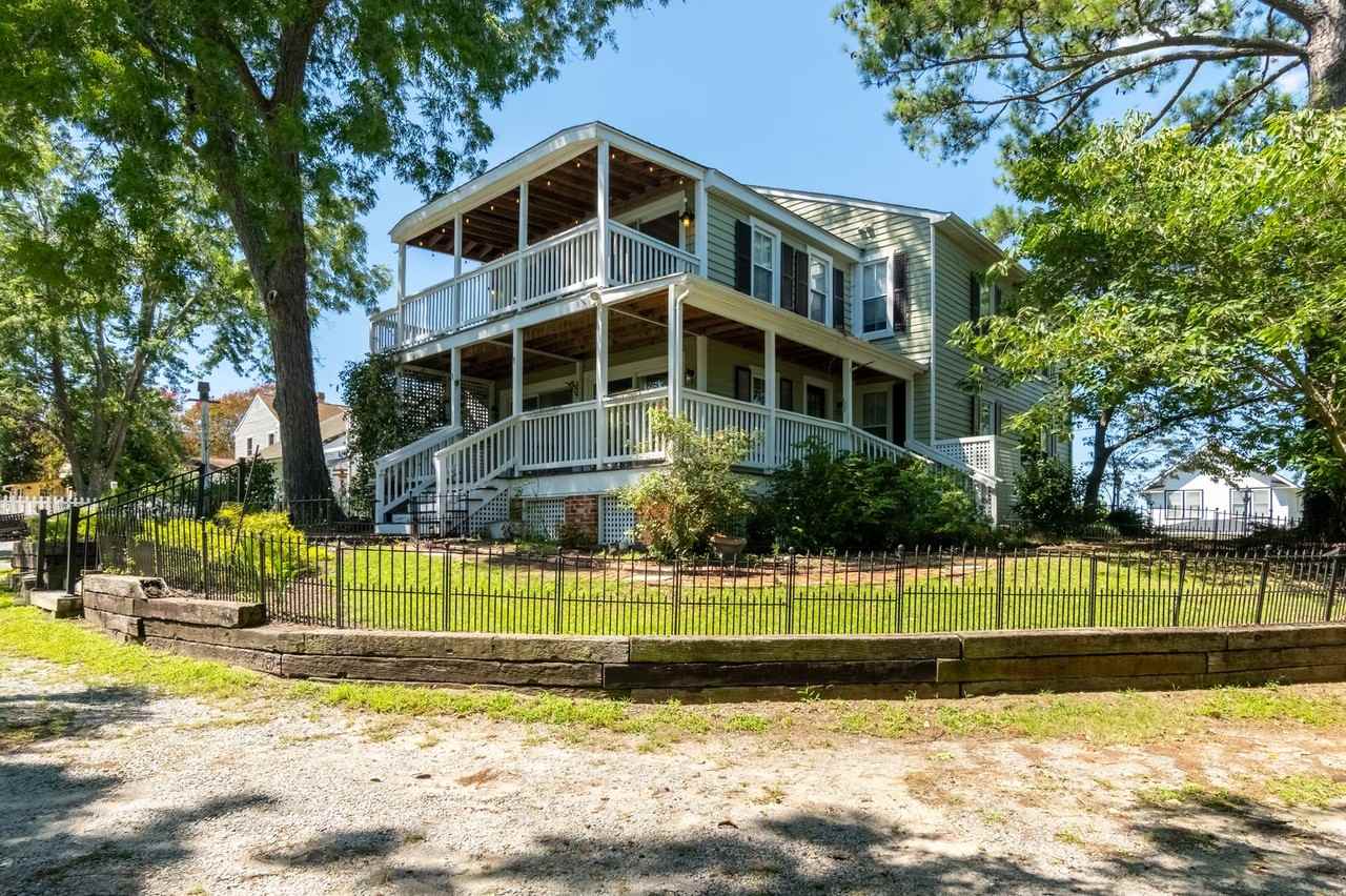 390 S Church St - Photo 2 of 15