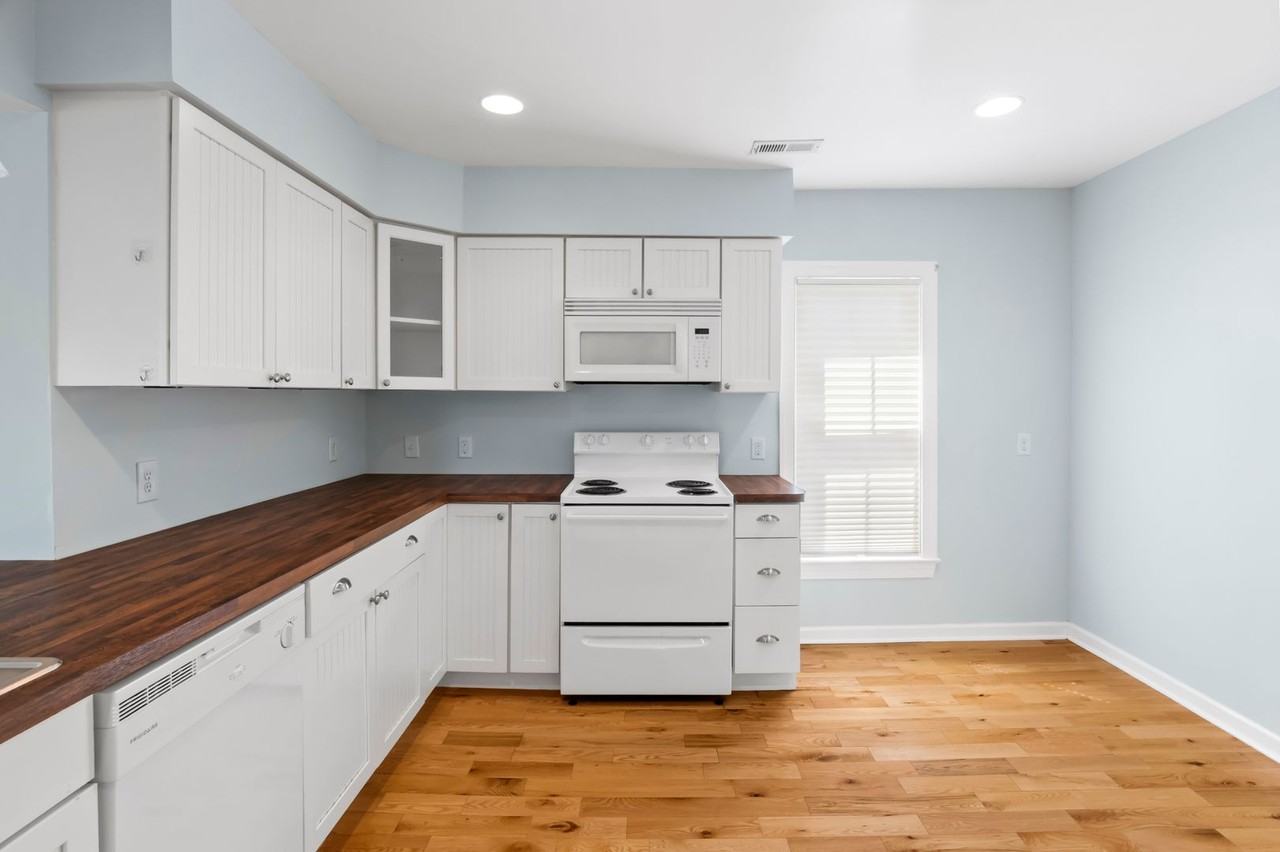 390 S Church St - Photo 3 of 15