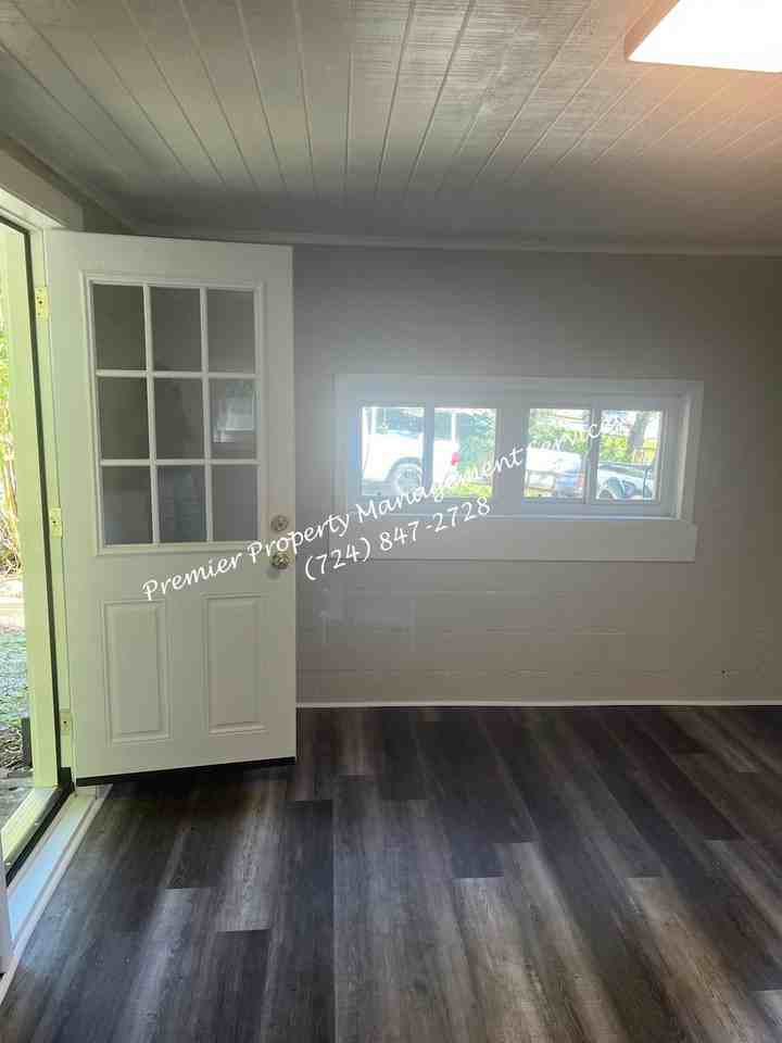 2727 9th Avenue - Photo 2 of 26