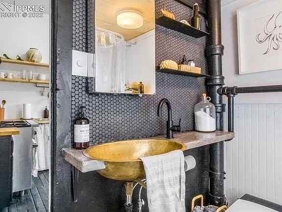 3354 West Kiowa Street, Unit A - Photo 6 of 18