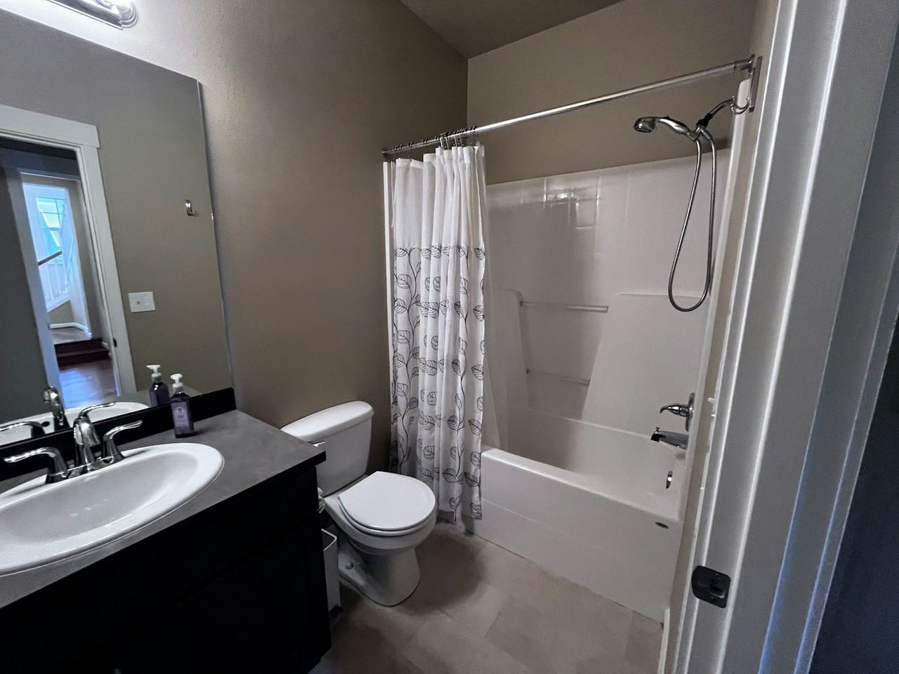 9831 Northeast 138th Place - Photo 3 of 21