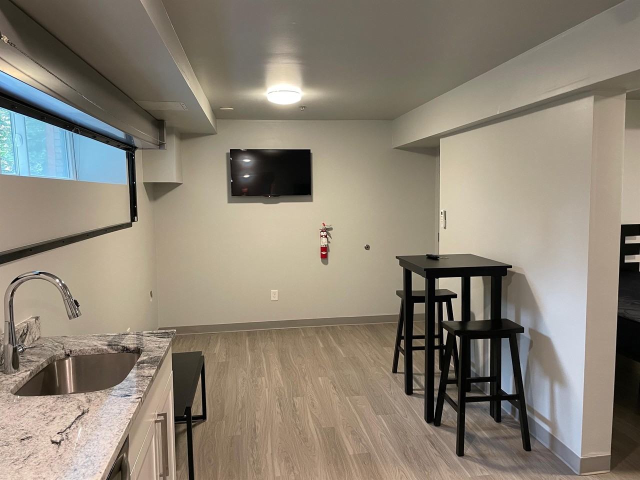 210 Linden Avenue - Photo 3 of 12