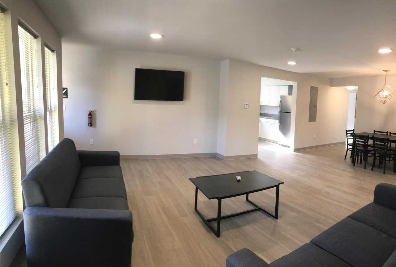 118 College Ave - Photo 4 of 9