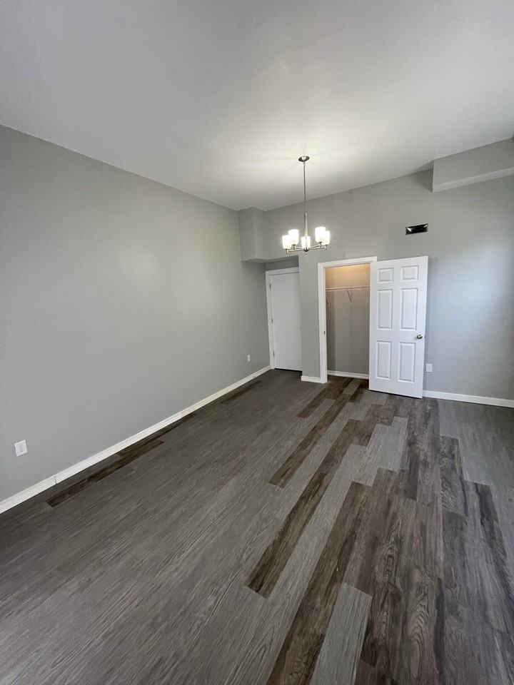 339 W32 - Photo 2 of 50