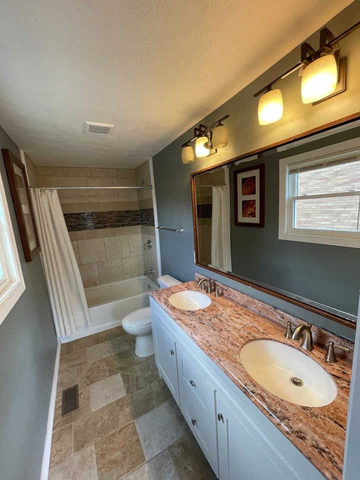 3317 Graceland - Photo 3 of 10