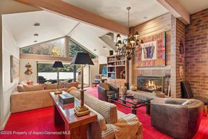 featured image of 625 S West End St #12