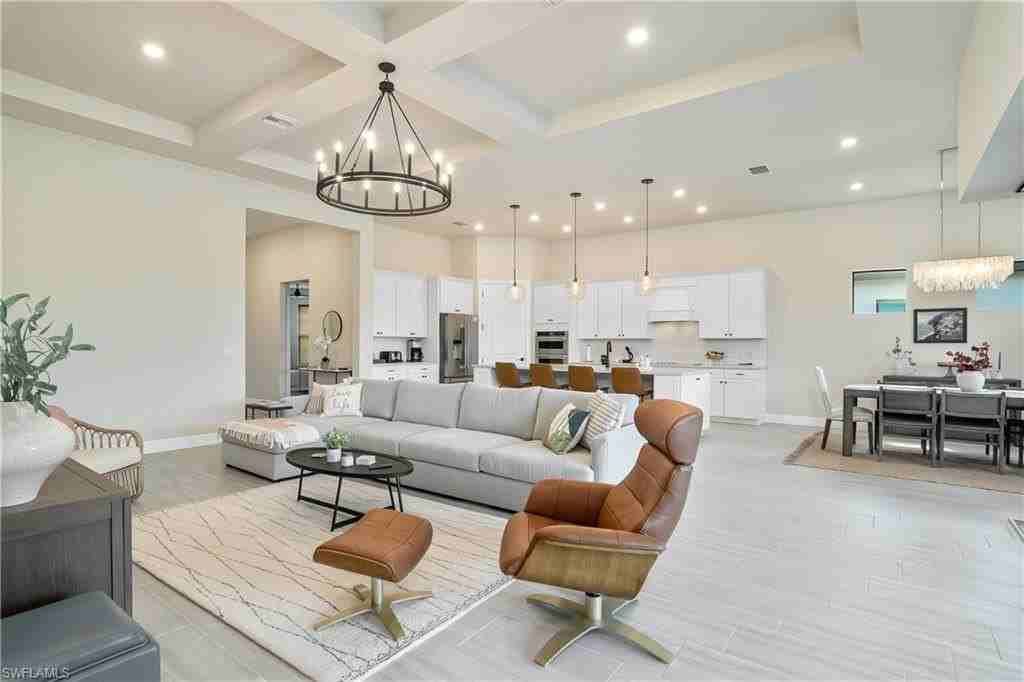 17462 Elkgrove Ln - Photo 3 of 43