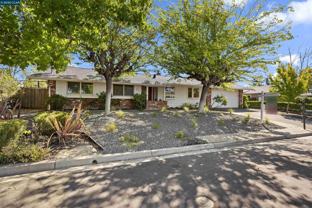 33 Sullivan Dr - Photo 1 of 1