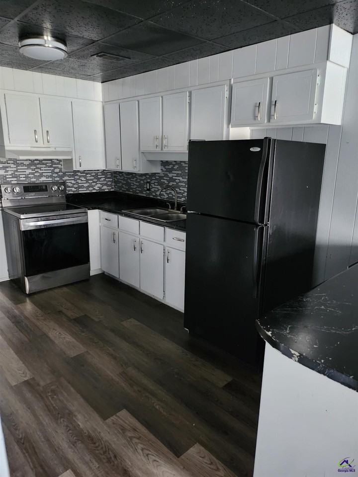 300 A9 Carolina Avenue - Photo 2 of 6