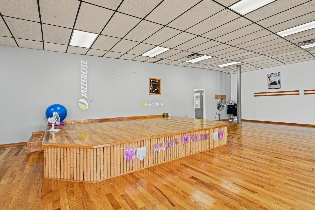 2095 Kerper Blvd - Photo 5 of 25