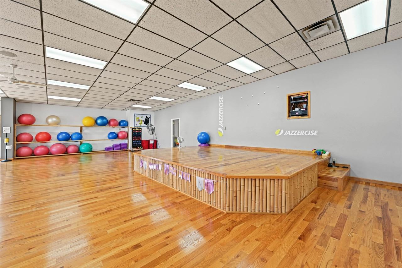 2095 Kerper Blvd - Photo 6 of 25