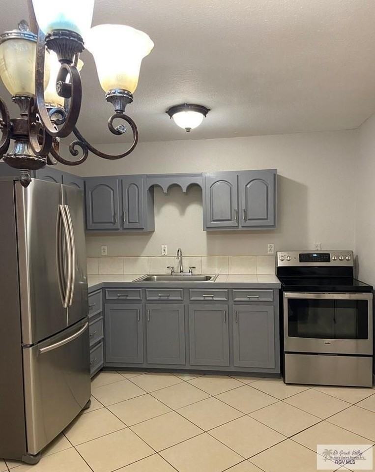 1910 Wyoming Dr - Photo 6 of 20