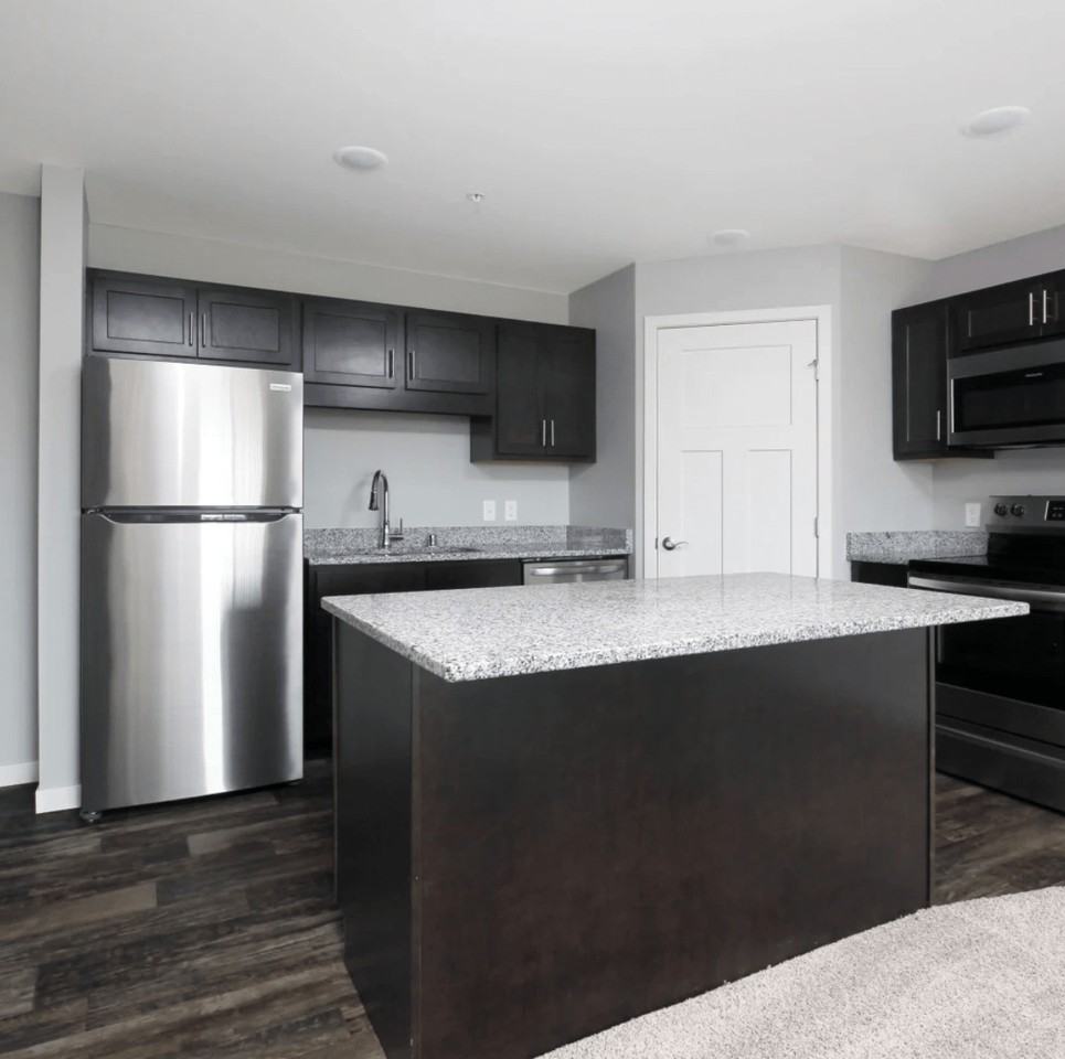 Sapphire Apartments - Photo 3 of 24