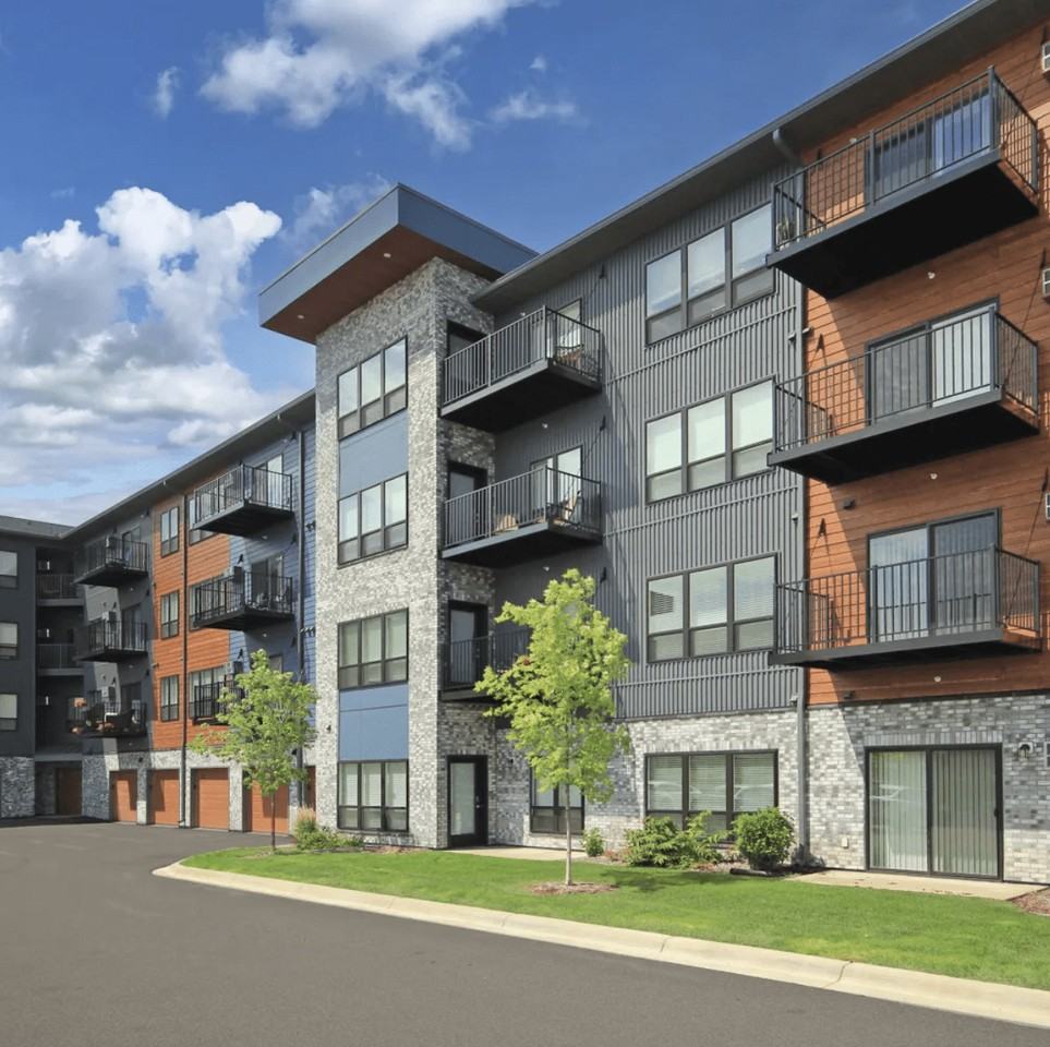 Sapphire Apartments - Photo 4 of 24