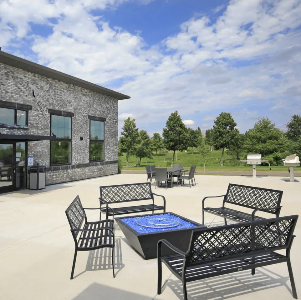 Sapphire Apartments - Photo 5 of 24