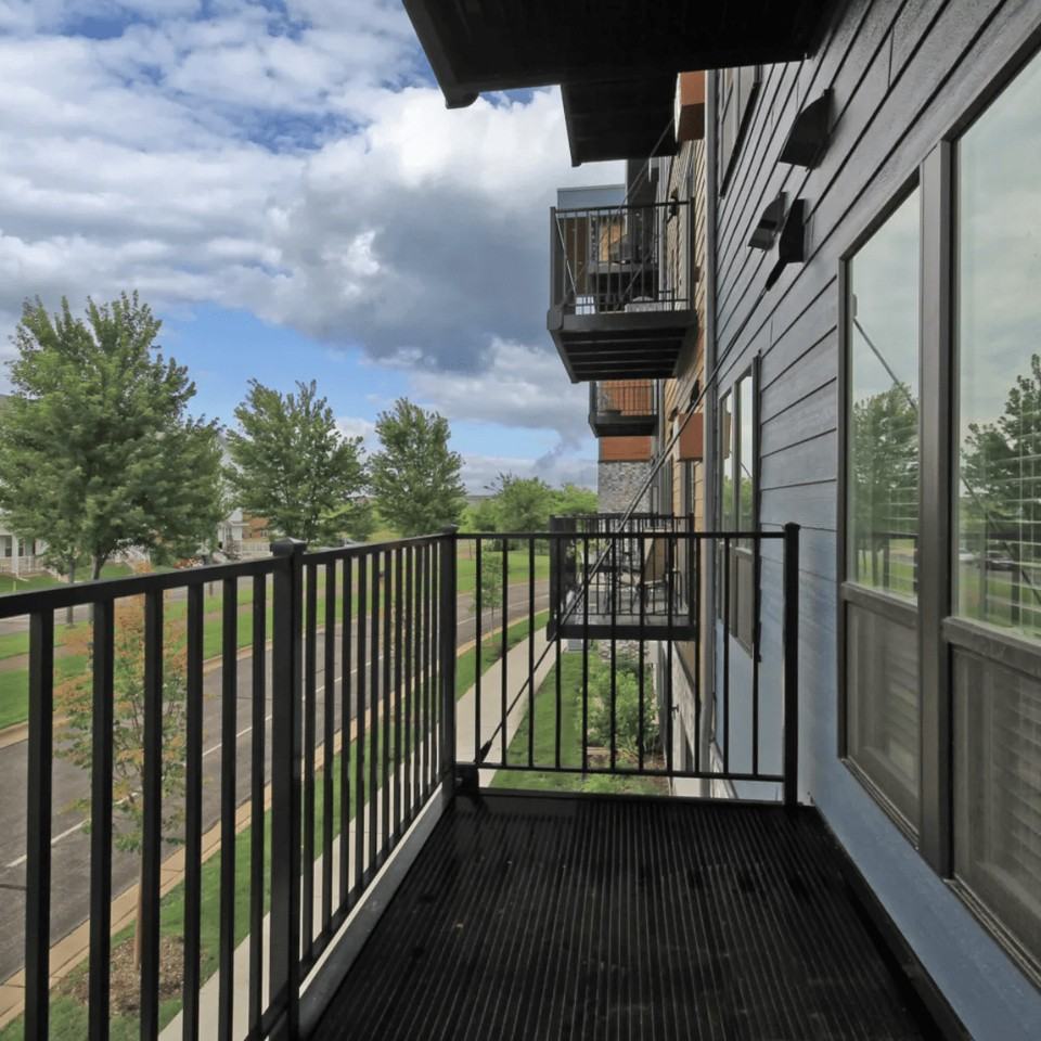 Sapphire Apartments - Photo 6 of 24