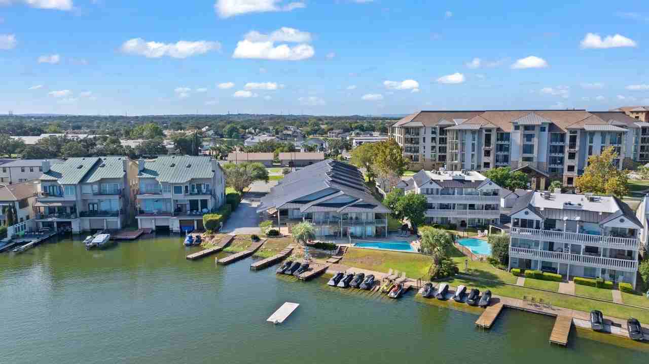 104 Cove E #106 - Photo 3 of 30