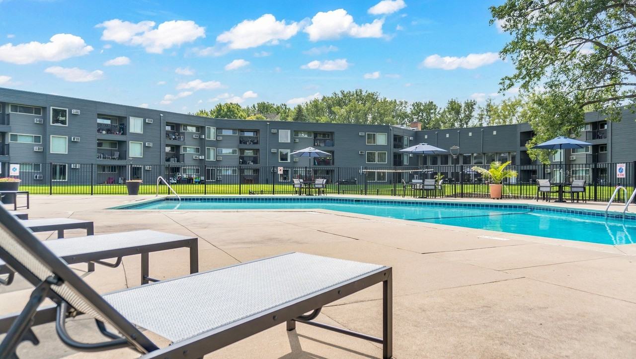 Hillsborough Apartments - Photo 7 of 31