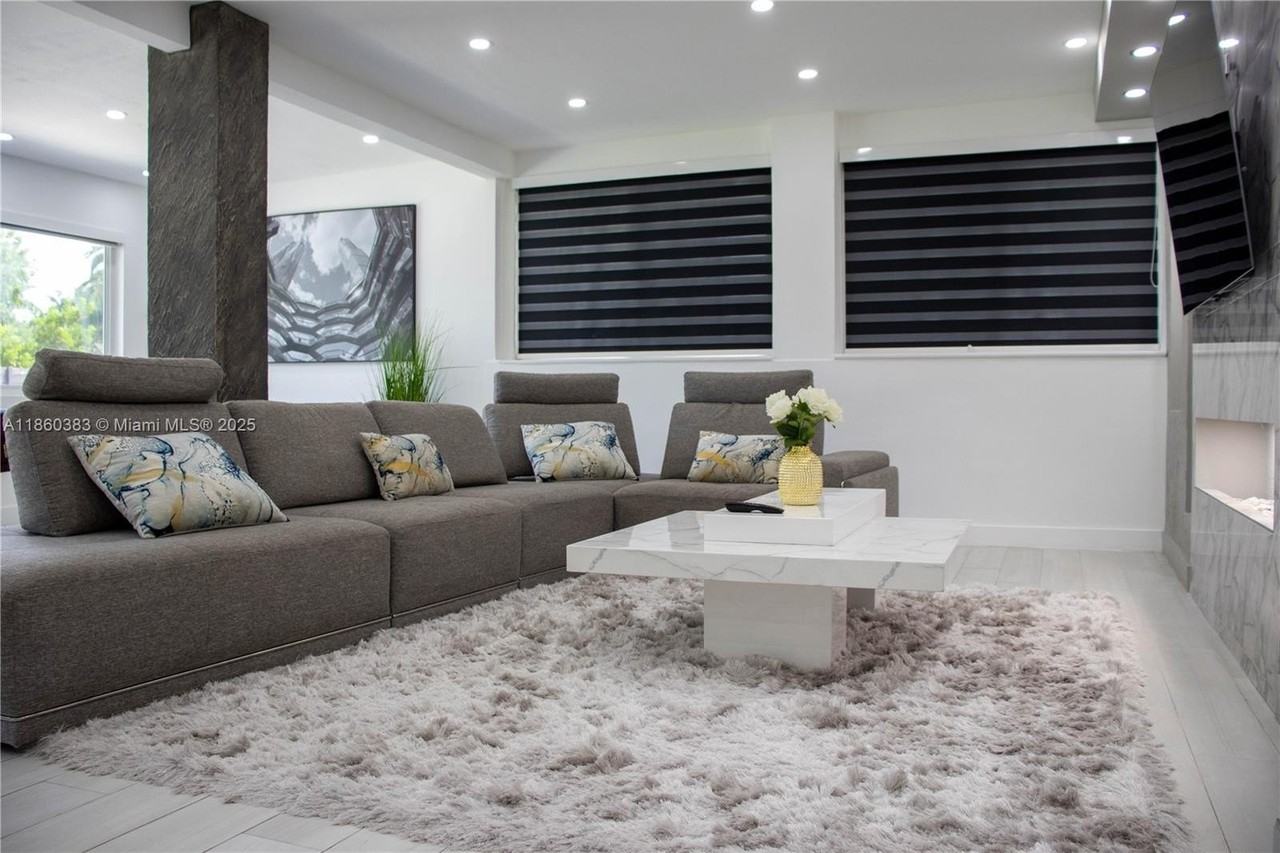 295 Ne 150th St #0 - Photo 5 of 39