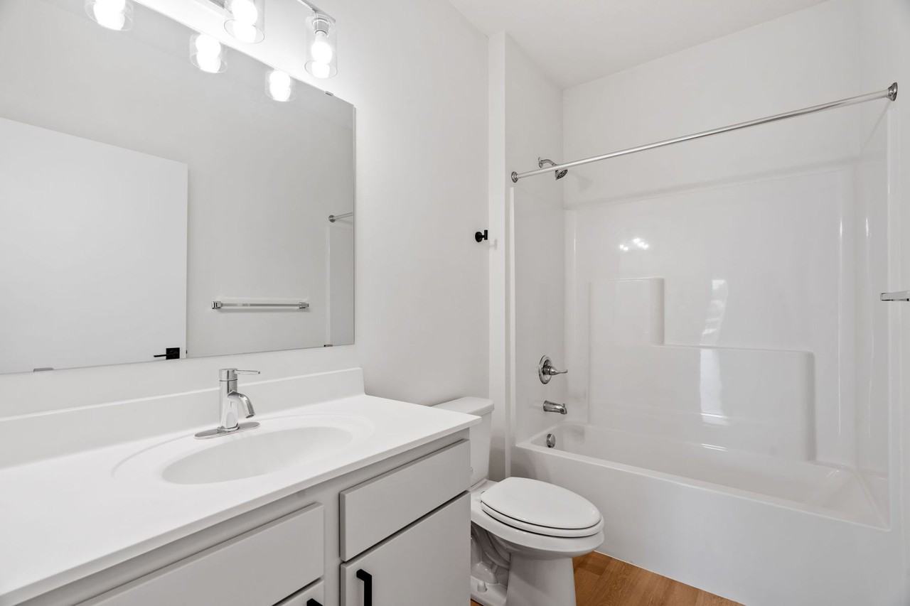 The Quinn | Modern Apartments on Historic Grand Ave - Photo 4 of 50