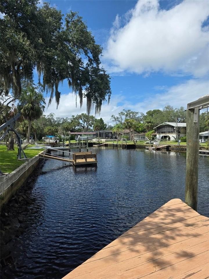 5604 Essex Way - Photo 2 of 17