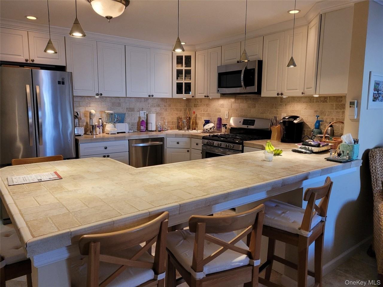 79 Rochester Ave - Photo 5 of 15