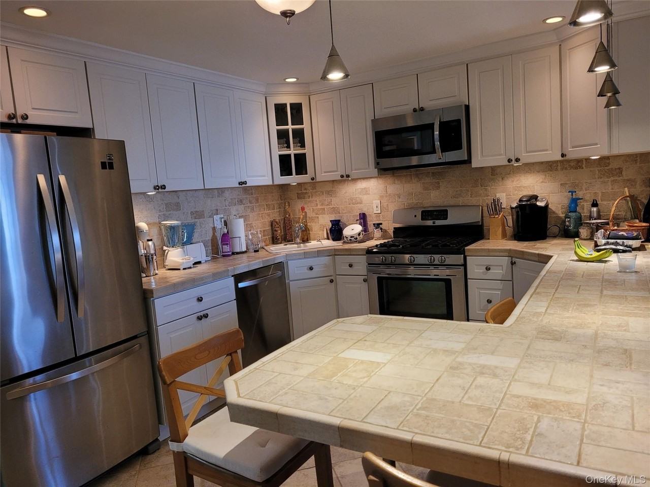 79 Rochester Ave - Photo 6 of 15