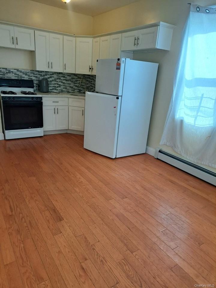 14612 Lakewood Ave - Photo 2 of 9